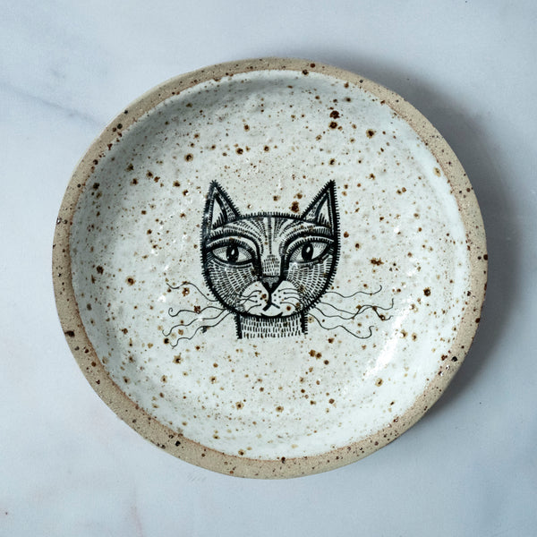 Bobbly cat bowl